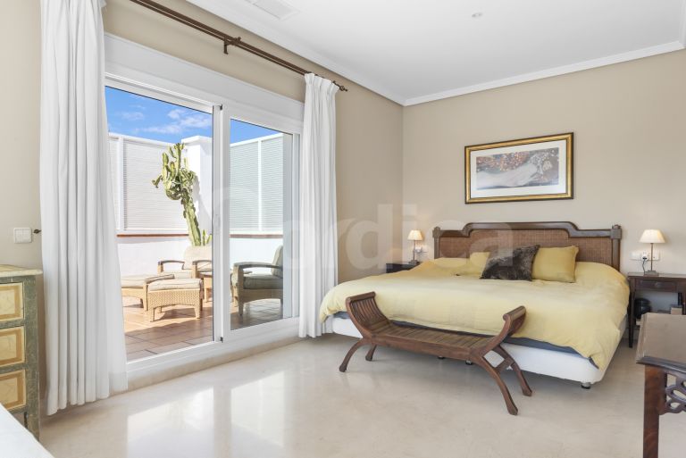 6 bedroom villa for sale in Paraiso Alto