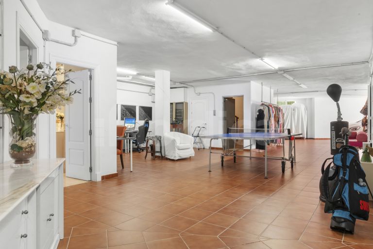 6 bedroom villa for sale in Paraiso Alto
