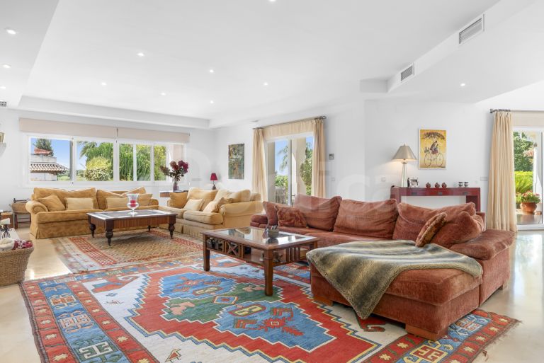 6 bedroom villa for sale in Paraiso Alto