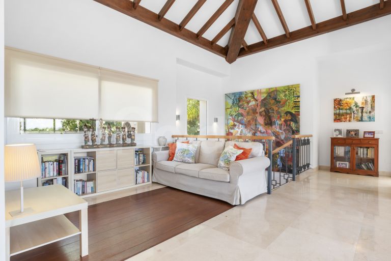 6 bedroom villa for sale in Paraiso Alto