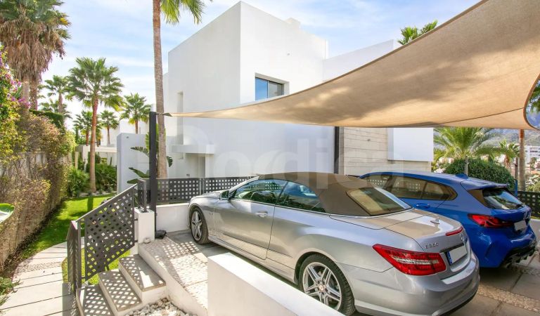 Villa for sale in La Finca Marbella