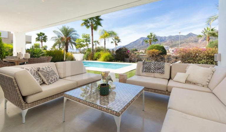 Villa for sale in La Finca Marbella
