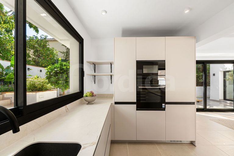 Elegant Renovated Villa in the Heart of Nueva Andalucía