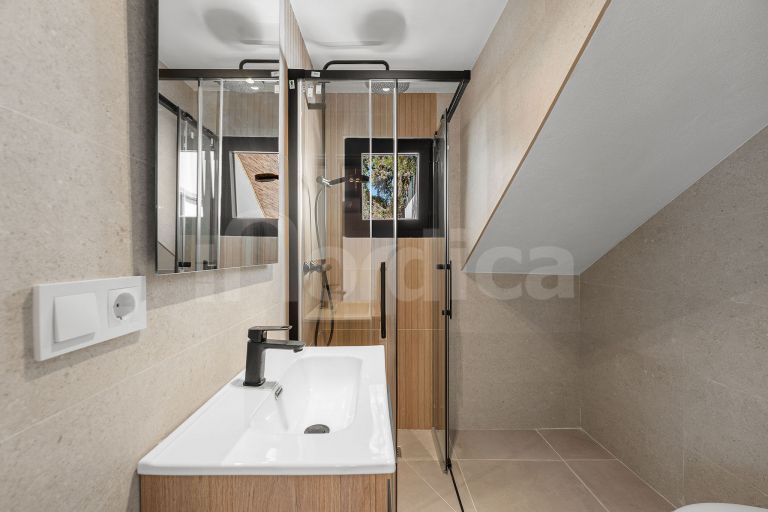 Elegant Renovated Villa in the Heart of Nueva Andalucía