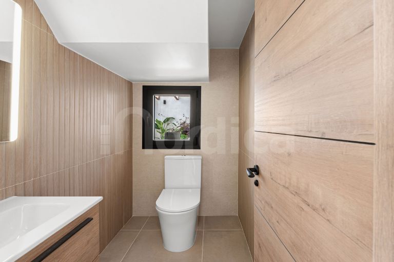 Elegant Renovated Villa in the Heart of Nueva Andalucía