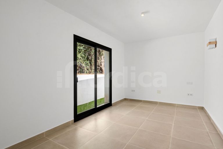Elegant Renovated Villa in the Heart of Nueva Andalucía