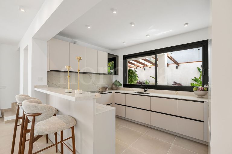 Villa zu verkaufen in Nueva Andalucia