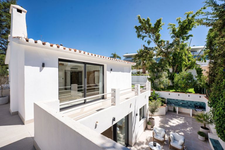 Elegant Renovated Villa in the Heart of Nueva Andalucía