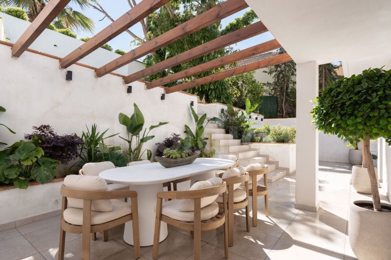 Elegant Renovated Villa in the Heart of Nueva Andalucía