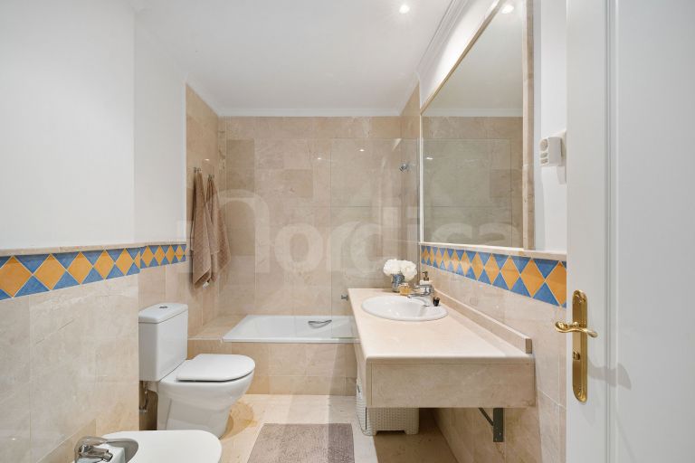 Markplanslägenhet till salu i River Garden