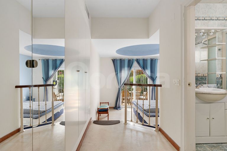 Radhus till salu i Aloha Sur 32