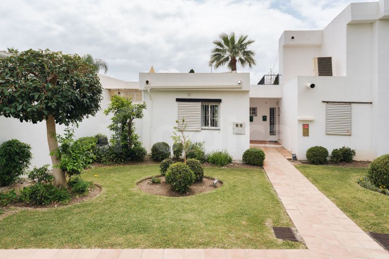 Radhus till salu i Aloha Sur 32