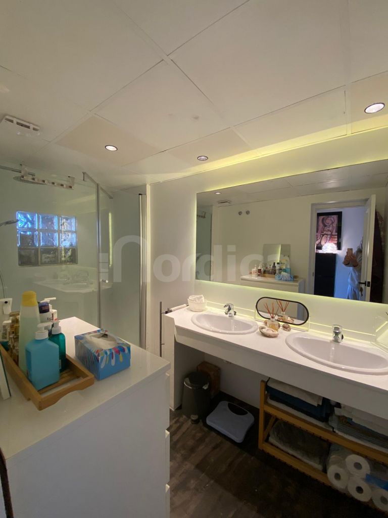 Tvåvånings takvåning till salu i Atalaya Hills