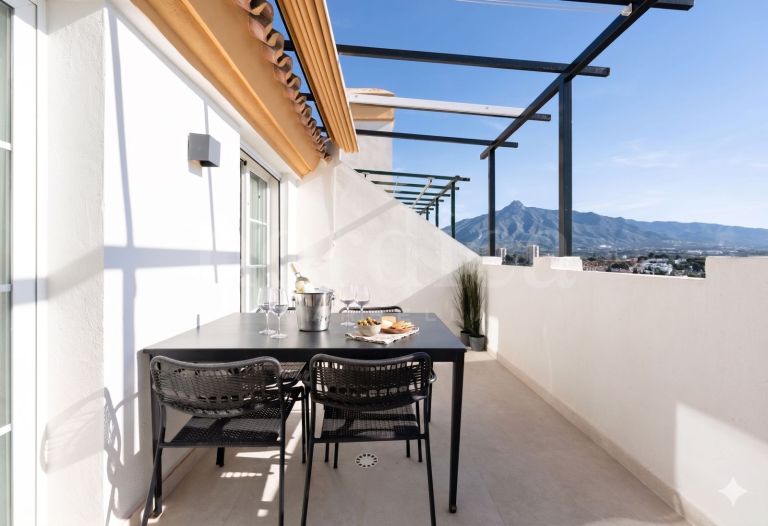Zweistöckiges Penthouse zu verkaufen in Señorio de Aloha