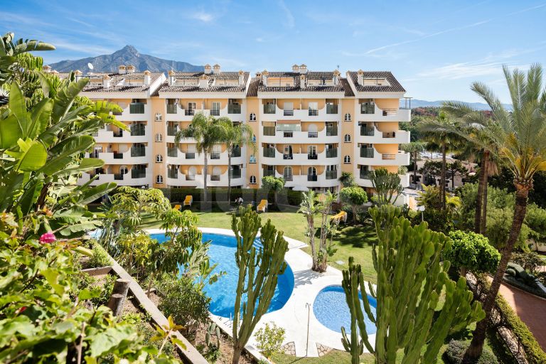 Duplex Penthouse for sale in Señorio de Aloha