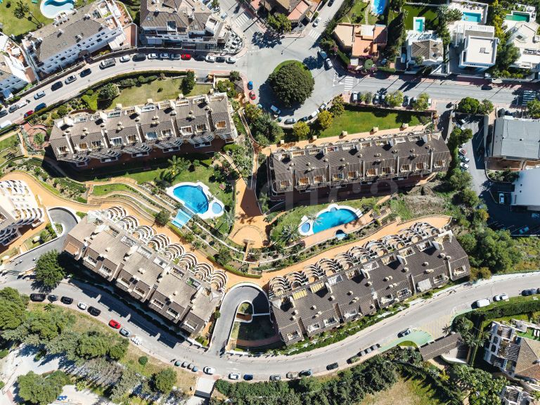 Zweistöckiges Penthouse zu verkaufen in Señorio de Aloha