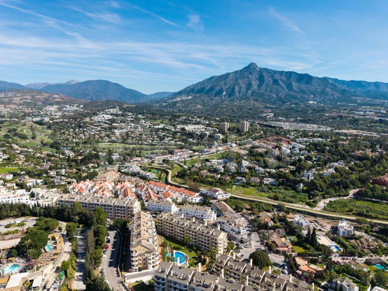 Duplex Penthouse for sale in Señorio de Aloha