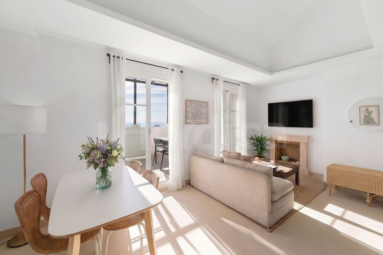 Duplex Penthouse for sale in Señorio de Aloha