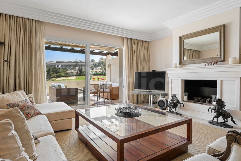 Elegant 3-Bedroom Apartment overlooking the golf course in secure development
