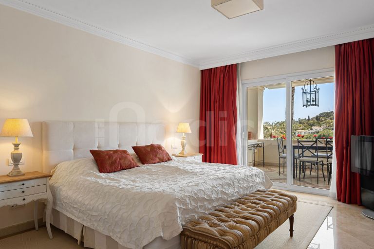 Elegant 3-Bedroom Apartment overlooking the golf course in secure development