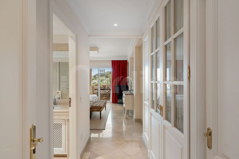 Elegant 3-Bedroom Apartment overlooking the golf course in secure development