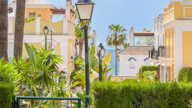 Radhus till salu i Bahia de Marbella