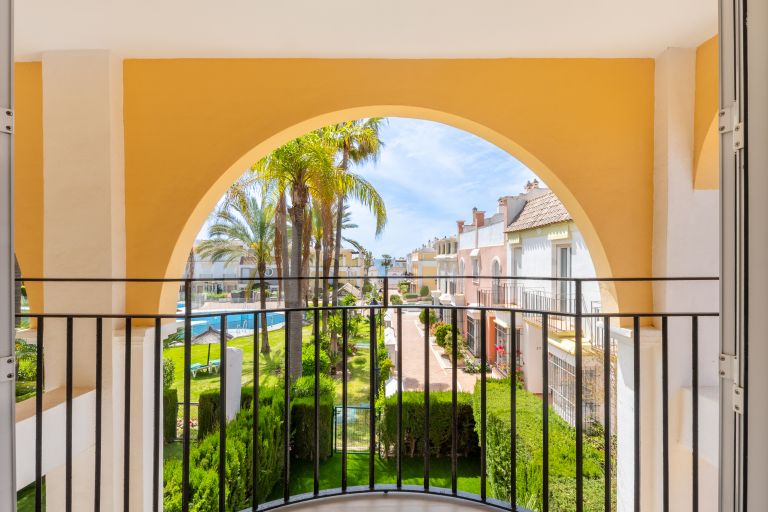 Radhus till salu i Bahia de Marbella