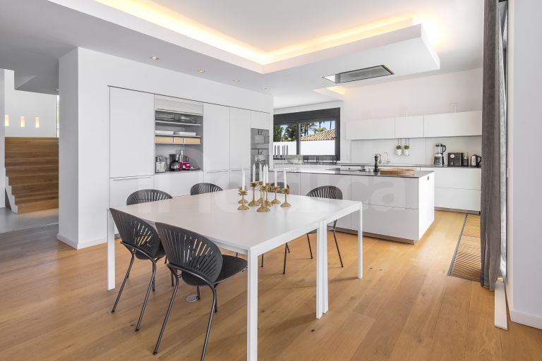 Villa till salu i Elviria Playa