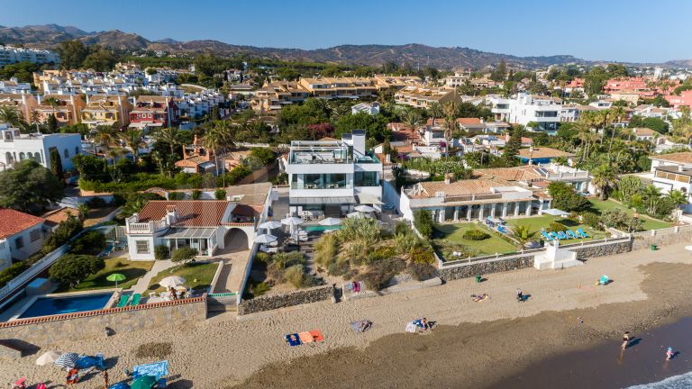 Villa till salu i Elviria Playa