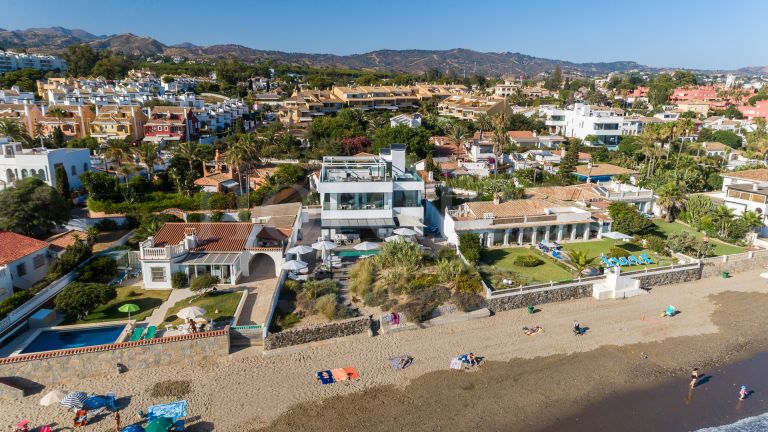 Villa till salu i Elviria Playa