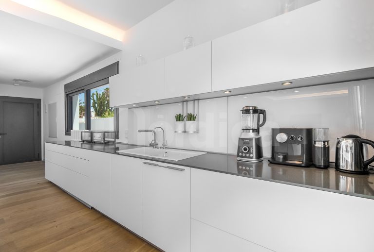 Villa till salu i Elviria Playa