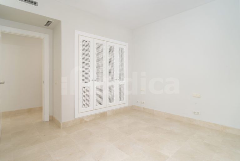 Bright Apartment with Prime Golf Valley Location