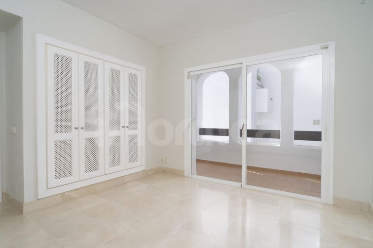 Bright Apartment with Prime Golf Valley Location