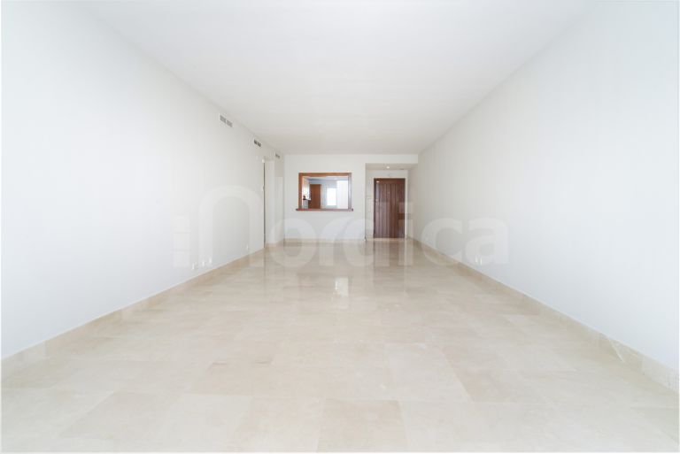 Bright Apartment with Prime Golf Valley Location