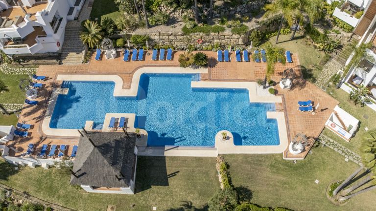 Bright Apartment with Prime Golf Valley Location