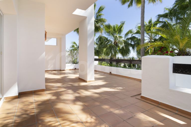 Bright Apartment with Prime Golf Valley Location