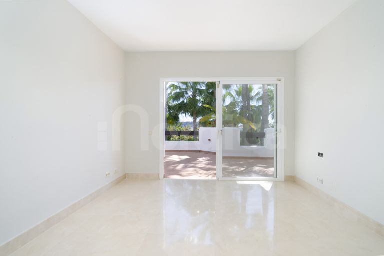 Bright Apartment with Prime Golf Valley Location