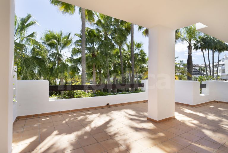 Bright Apartment with Prime Golf Valley Location