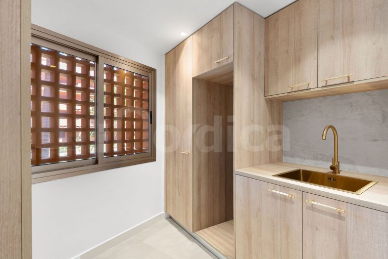 Turnkey Fully Refurbished Duplex Penthouse with Sea Views in the New Golden Mile