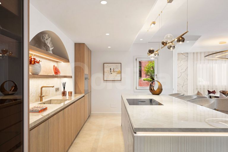 Turnkey Fully Refurbished Duplex Penthouse with Sea Views in the New Golden Mile