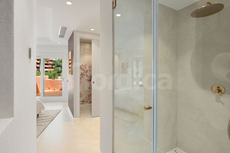 Turnkey Fully Refurbished Duplex Penthouse with Sea Views in the New Golden Mile