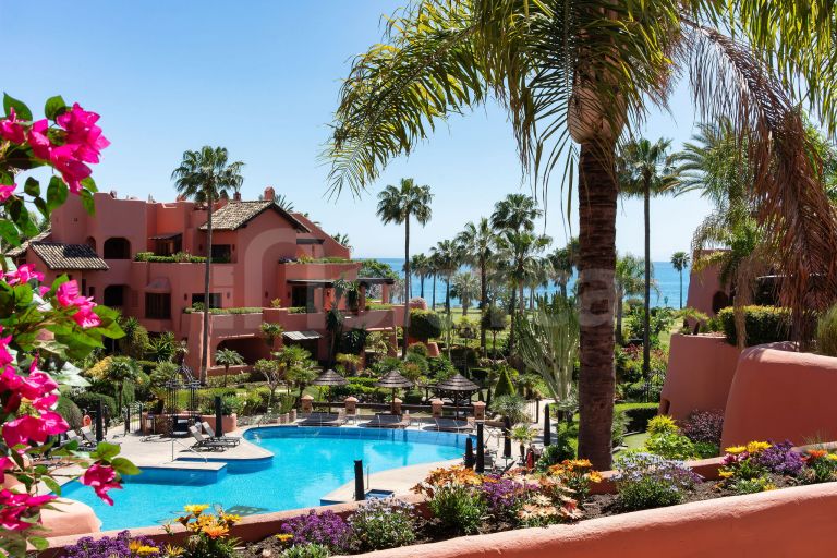 Turnkey Fully Refurbished Duplex Penthouse with Sea Views in the New Golden Mile