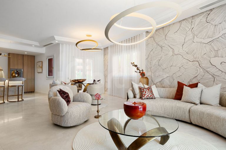 Turnkey Fully Refurbished Duplex Penthouse with Sea Views in the New Golden Mile