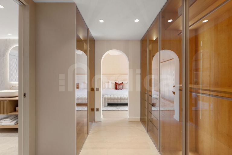 Turnkey Fully Refurbished Duplex Penthouse with Sea Views in the New Golden Mile