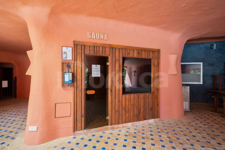 Turnkey Fully Refurbished Duplex Penthouse with Sea Views in the New Golden Mile