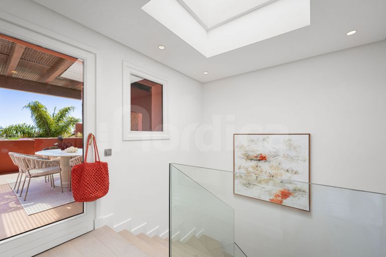 Turnkey Fully Refurbished Duplex Penthouse with Sea Views in the New Golden Mile