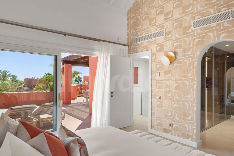 Turnkey Fully Refurbished Duplex Penthouse with Sea Views in the New Golden Mile