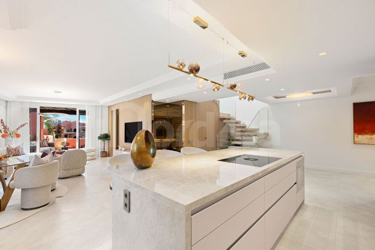 Turnkey Fully Refurbished Duplex Penthouse with Sea Views in the New Golden Mile