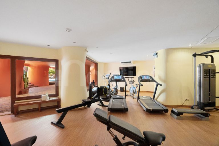 Turnkey Fully Refurbished Duplex Penthouse with Sea Views in the New Golden Mile