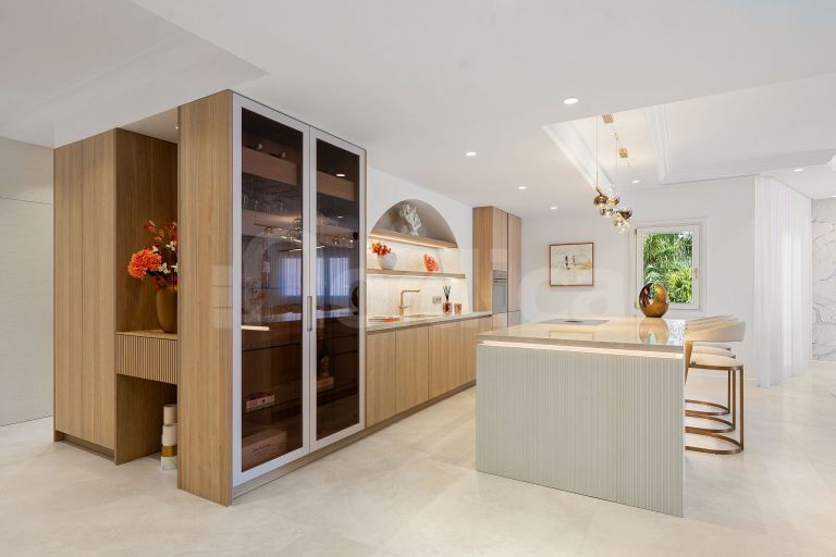 Turnkey Fully Refurbished Duplex Penthouse with Sea Views in the New Golden Mile